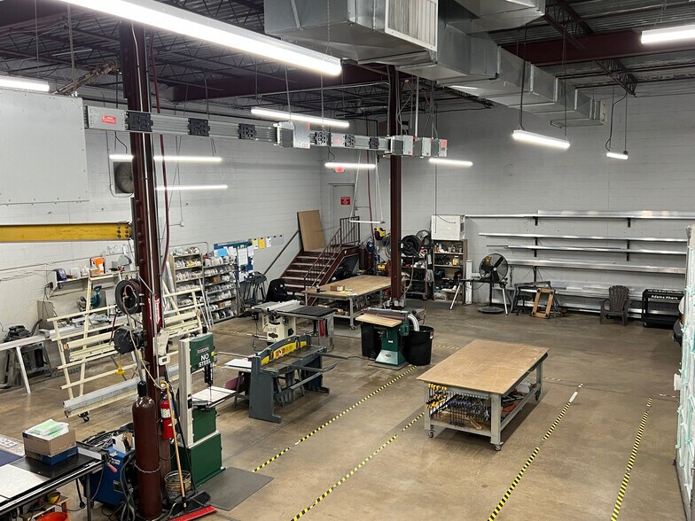 More Photos Of 120 Vanderbilt Ave, West Hartford Manufacturing For Sale