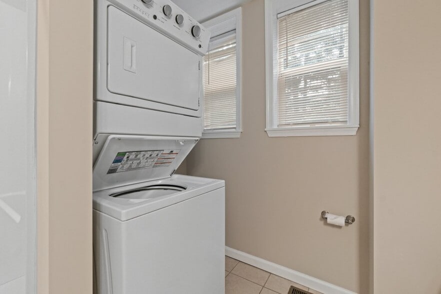 More Photos Of 601 Whitelock St, Baltimore Apartments For Sale
