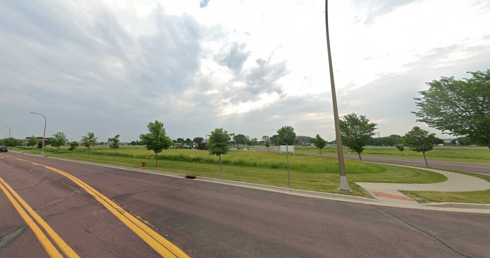 More Photos Of 1841 Premier Dr, Mankato Land For Sale