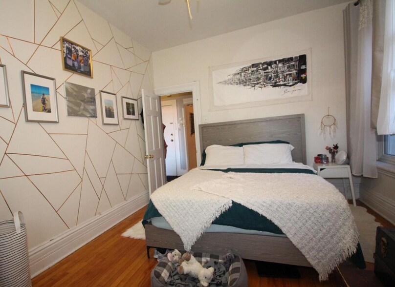 More Photos Of 484-486 Gilmour St, Ottawa Apartments For Sale