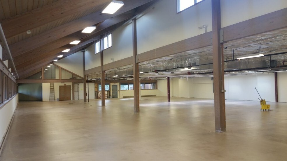 More Photos Of 472 California Rd, Quakertown Manufacturing For Lease