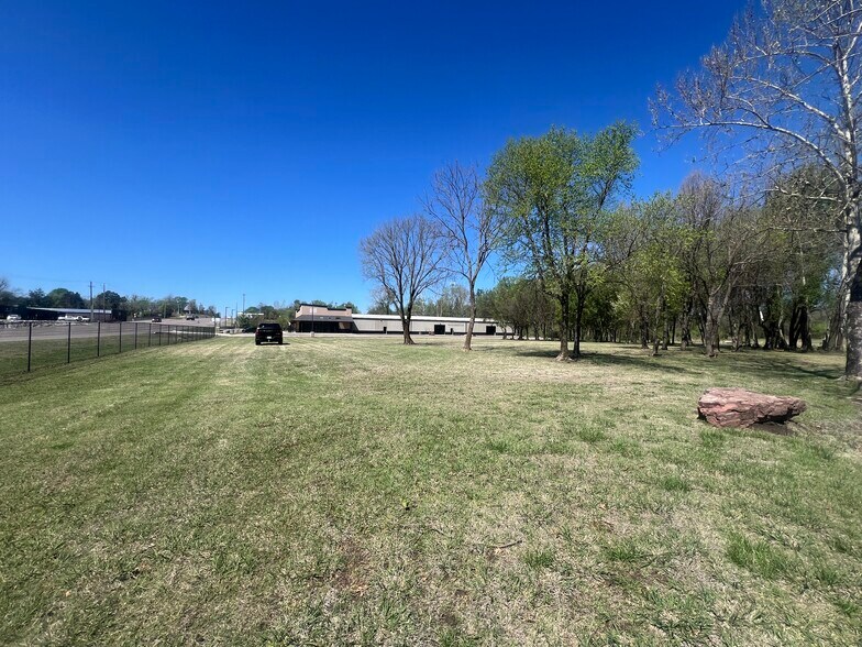 More Photos Of 12007 NE 23rd St, Choctaw Industrial For Sale