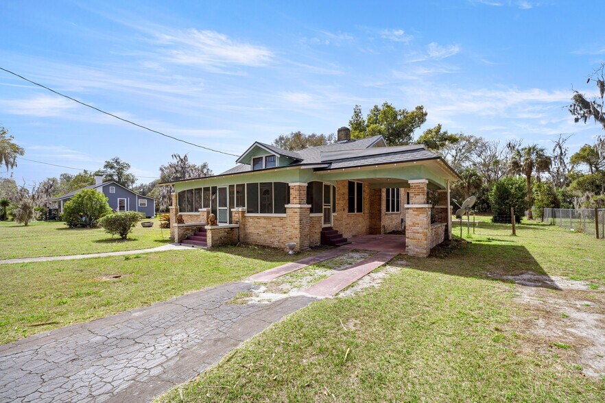 More Photos Of 7018 SE 222nd St, Hawthorne Flex For Sale