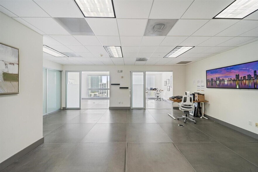 More Photos Of 175 SW 7th St, Miami Medical For Lease