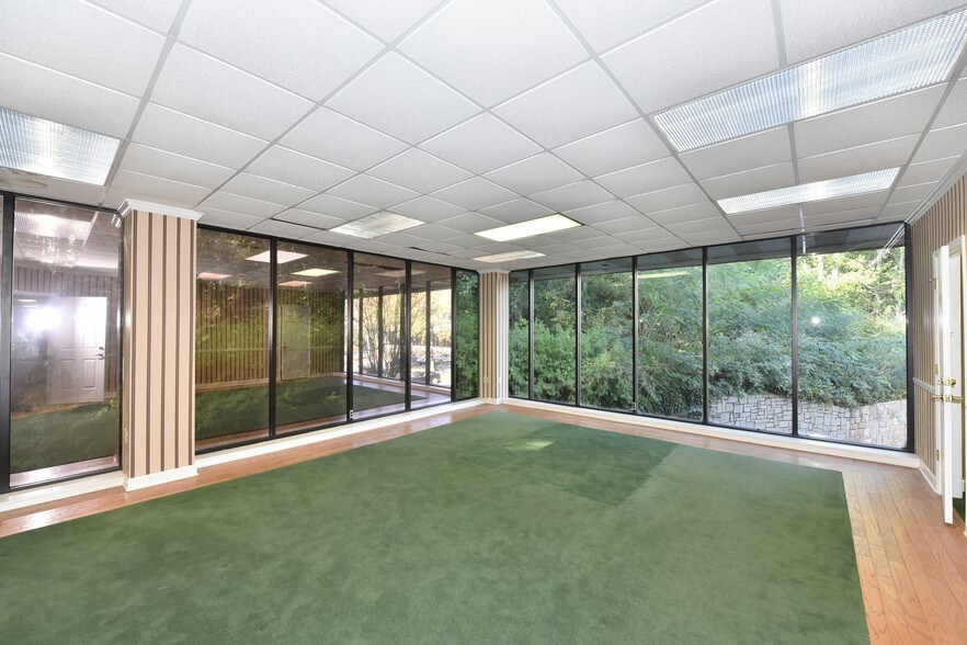 More Photos Of 3120 Medlock Bridge Rd, Peachtree Corners Light Distribution For Lease