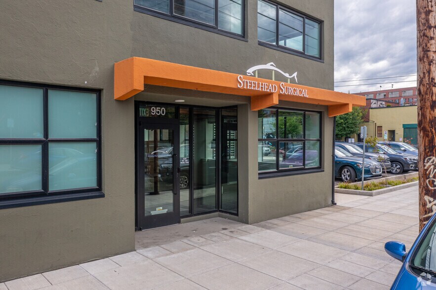 More Photos Of 1306-1380 SE 9th Ave, Portland Loft Creative Space For Lease