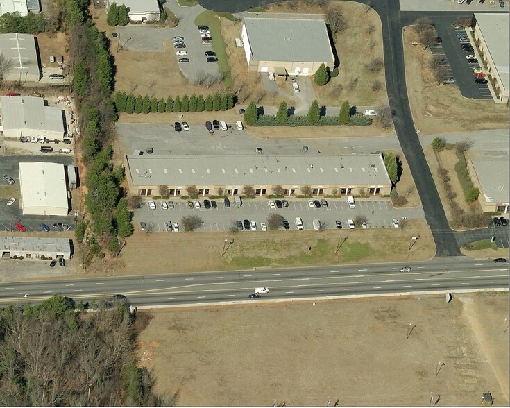 More Photos Of 1120 W Butler Rd, Greenville Light Manufacturing For Lease