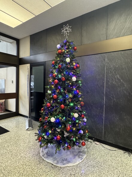 More Photos Of 108 Main Ave SW, Warren Office Residential For Lease