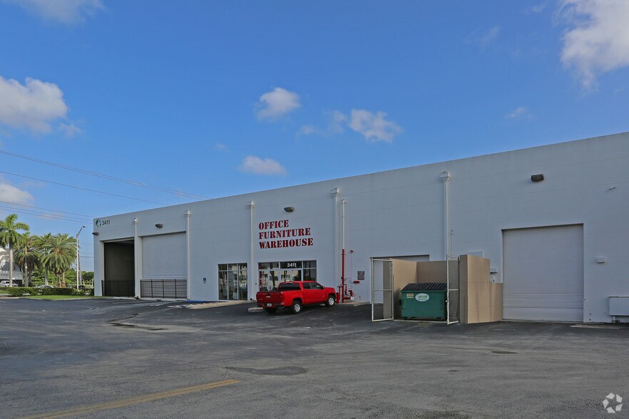 More Photos Of 3399 NW 72nd Ave, Miami Unknown For Lease