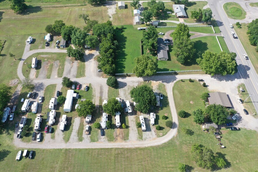 Primary Photo Of 2116 Highway 77 S, Davis Trailer Camper Park For Sale