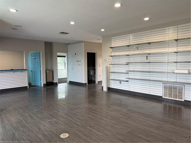 More Photos Of 1174 US 27 N, Lake Placid Freestanding For Sale