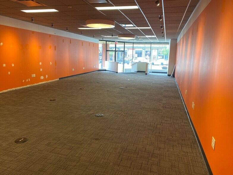 More Photos Of 132 E Main St, North Manchester Storefront Retail Residential For Lease