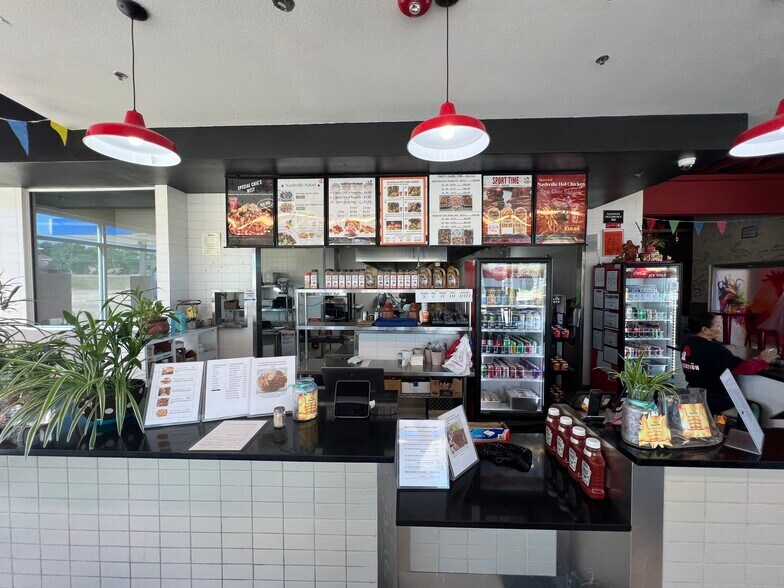 More Photos Of 7205 S Broadway Ave, Tyler Fast Food For Lease