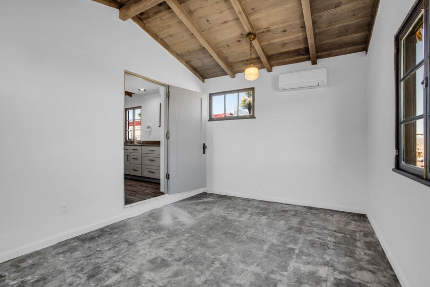 More Photos Of 5770 Adobe Rd, Twentynine Palms Freestanding For Sale