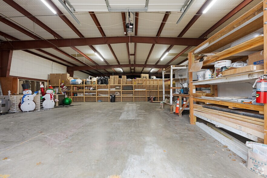 More Photos Of 910 S Cedar Ridge Dr, Duncanville Freestanding For Sale