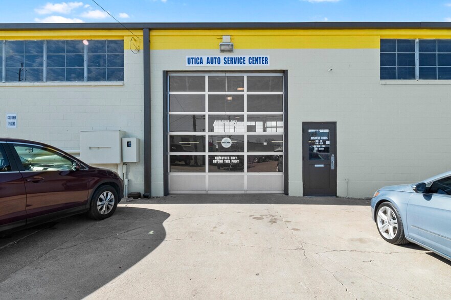 More Photos Of 2007-2015 E 11th St, Tulsa Auto Dealership For Sale