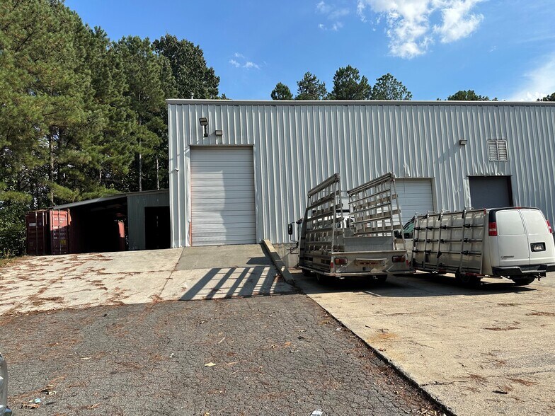 More Photos Of 3675 Kennesaw N Ind Pky, Kennesaw Showroom For Sale