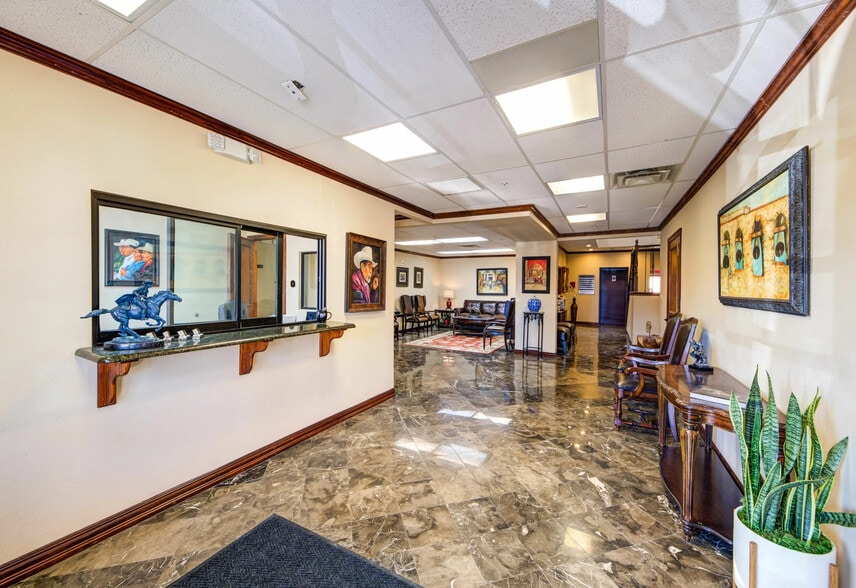 More Photos Of 1312 E 14th St, Plano Office For Lease