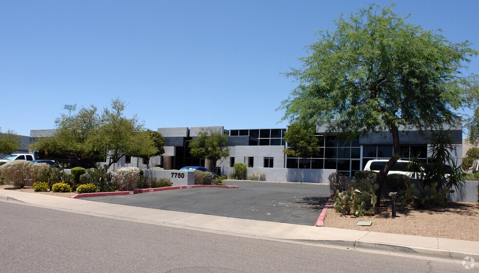 More Photos Of 7750 E Gelding Dr, Scottsdale Warehouse For Lease