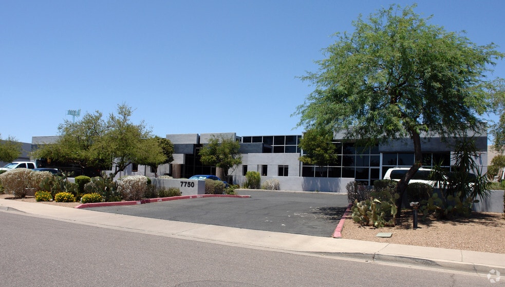 More Photos Of 7750 E Gelding Dr, Scottsdale Warehouse For Lease