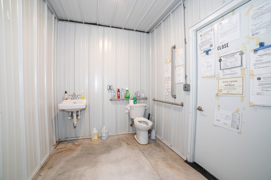 More Photos Of 102 Grove St, Chicopee Veterinarian Kennel For Sale