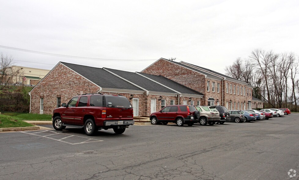 Primary Photo Of 5719-5723 Centre Square Dr, Centreville Medical For Lease