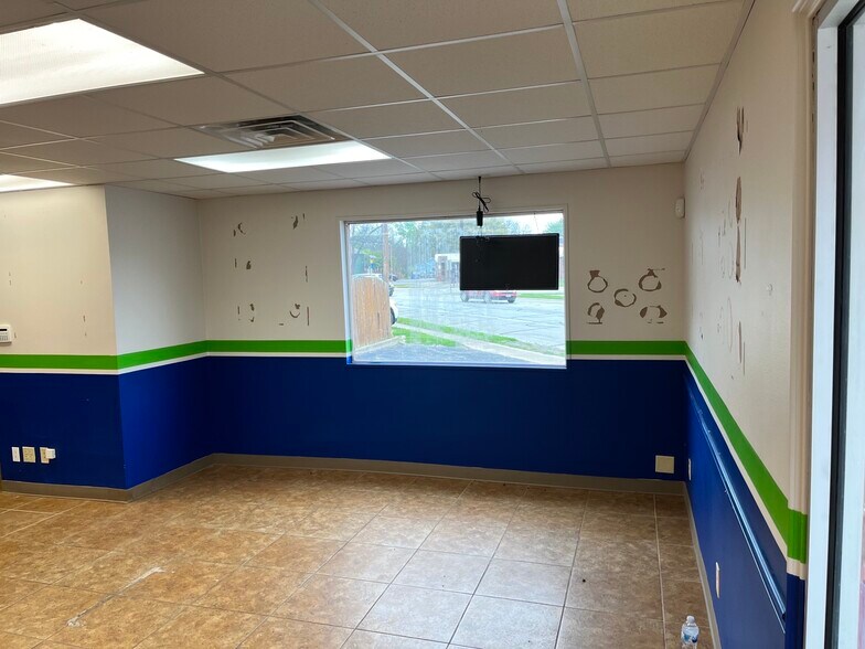 More Photos Of 418 W Chambers St, Cleburne Office For Sale