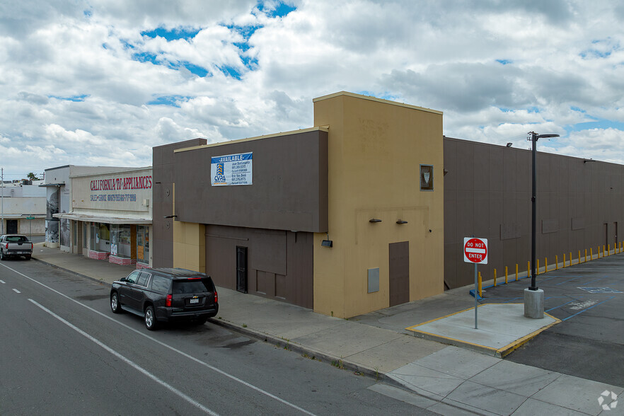 Primary Photo Of 1309 N Chester Ave, Bakersfield Bank For Lease