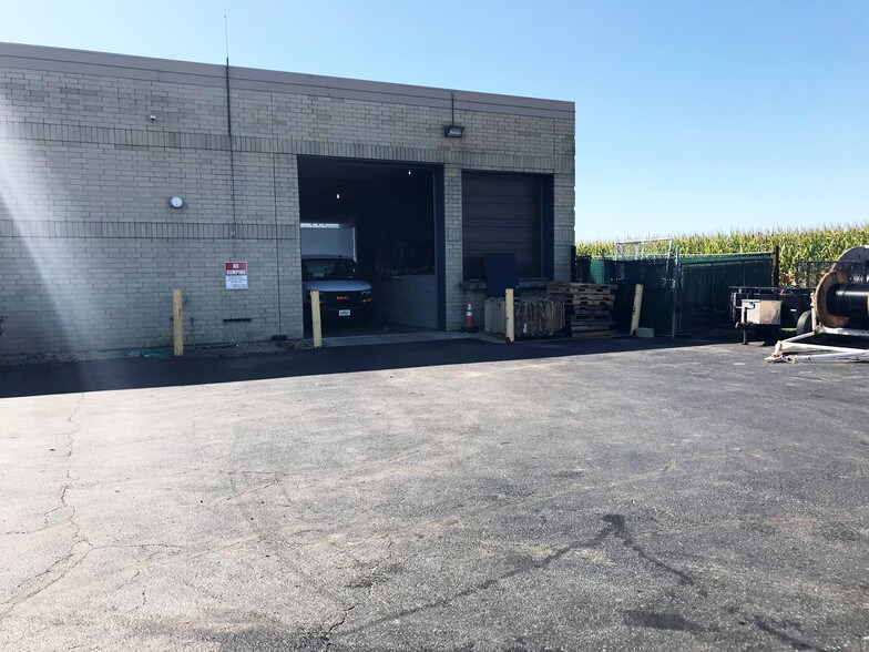 More Photos Of 760 Heartland Dr, Sugar Grove Warehouse For Lease