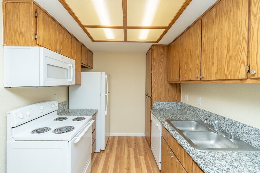 More Photos Of 7856 Old Auburn Rd, Citrus Heights Apartments For Sale