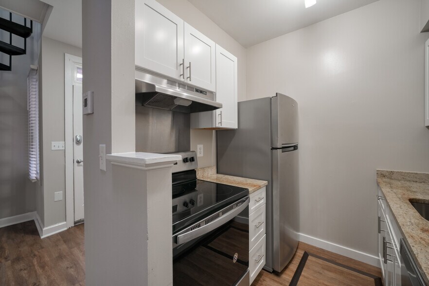 More Photos Of 500 W Franklin St, Baltimore Apartments For Sale