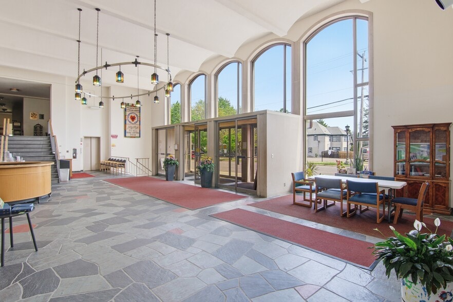 More Photos Of 1115 Greenbrier St, Saint Paul Religious Facility For Sale