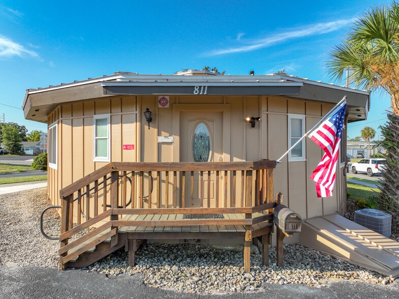 More Photos Of 811 S Bay St, Eustis Storefront Retail Office For Sale
