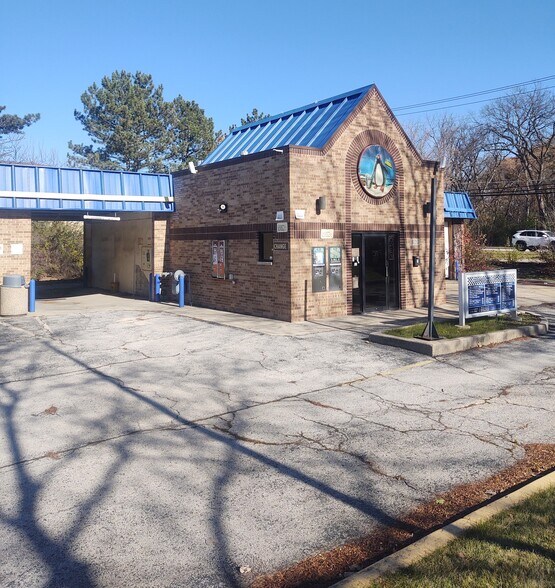 More Photos Of 800 N River Rd, Mount Prospect Specialty For Sale