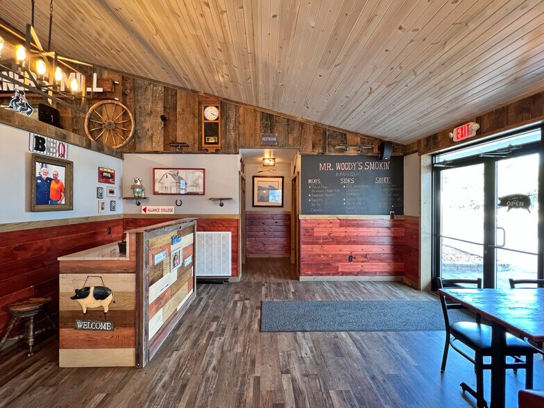 More Photos Of 259 Venango Ave, Cambridge Springs Restaurant For Lease