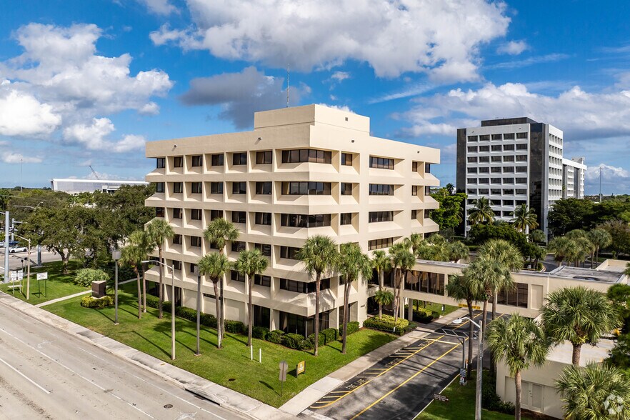 More Photos Of 4440 PGA Blvd, Palm Beach Gardens Coworking Space