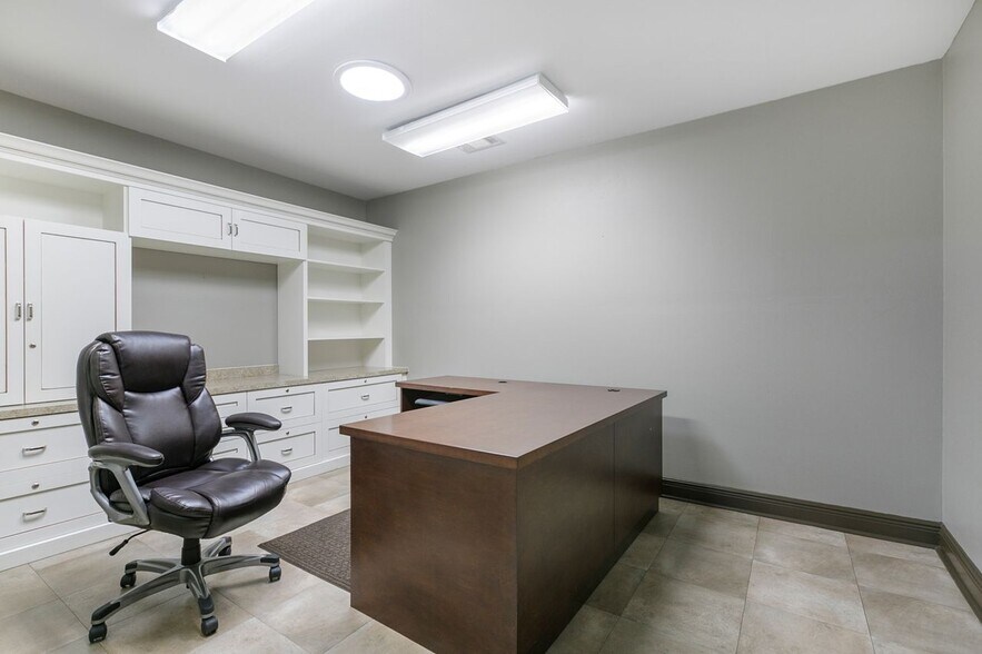 More Photos Of 1226 Fremaux Ave, Slidell Distribution For Lease