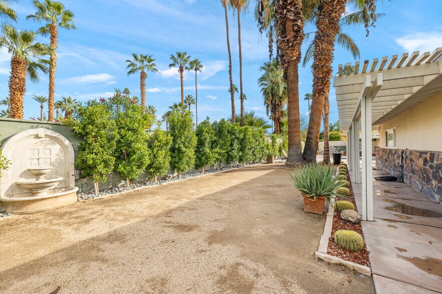 More Photos Of 1425 S Via Soledad, Palm Springs Apartments For Sale