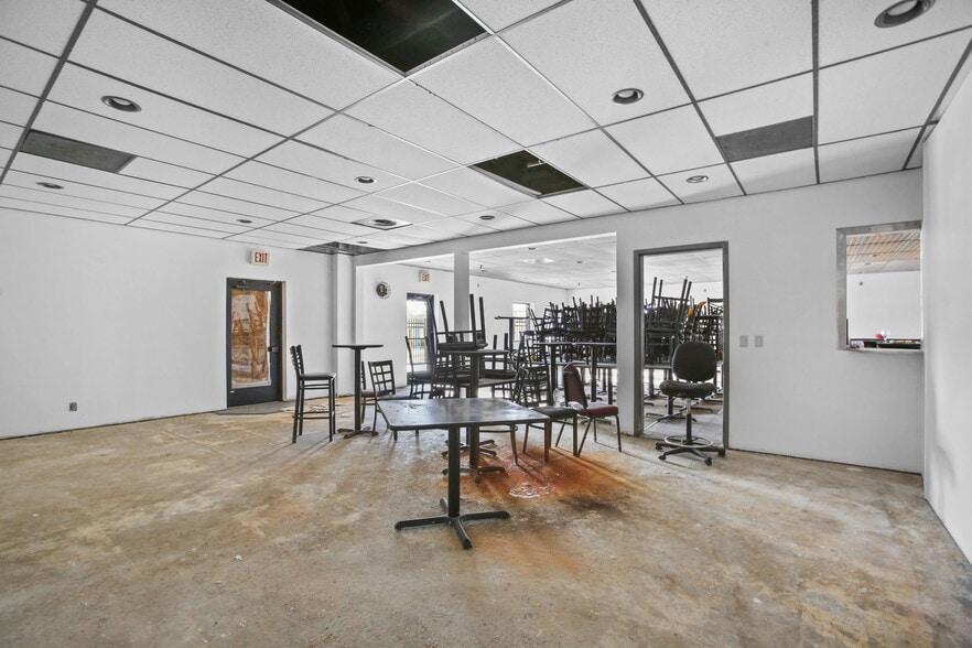 More Photos Of 8432 Noble Ave, Minneapolis Bar For Sale