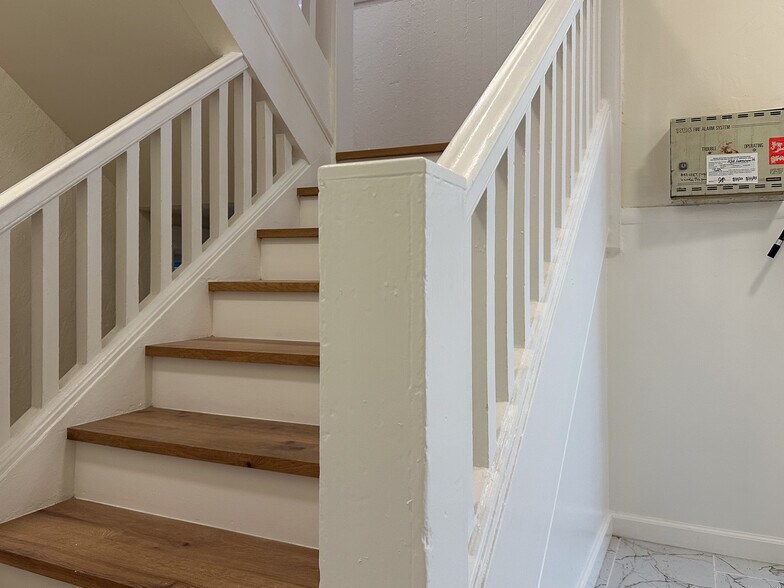 More Photos Of 1520 Leavenworth St, San Francisco Apartments For Sale