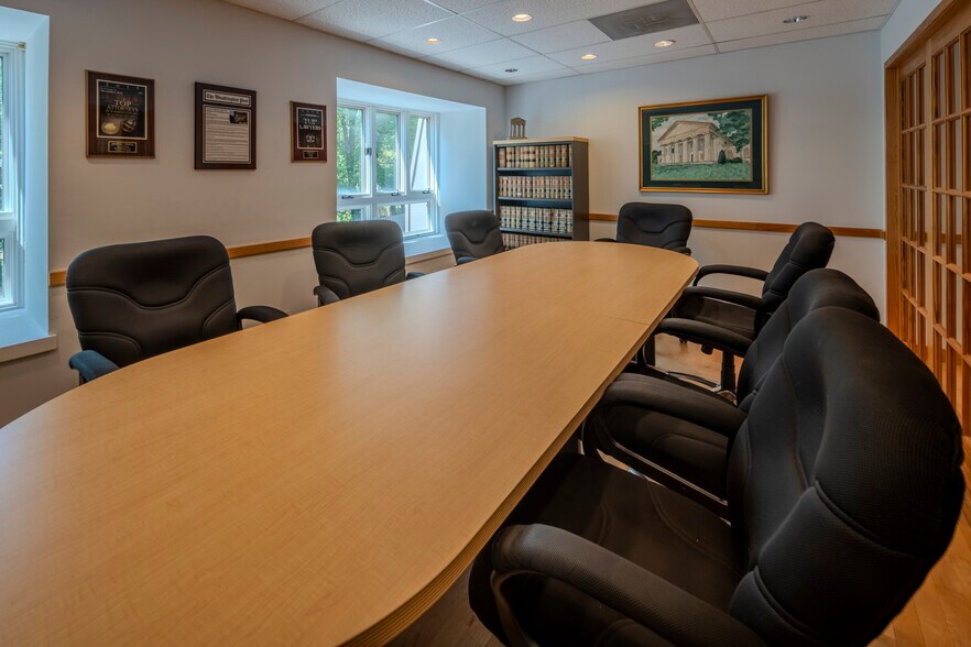More Photos Of 10621-10623 Jones St, Fairfax Office For Sale