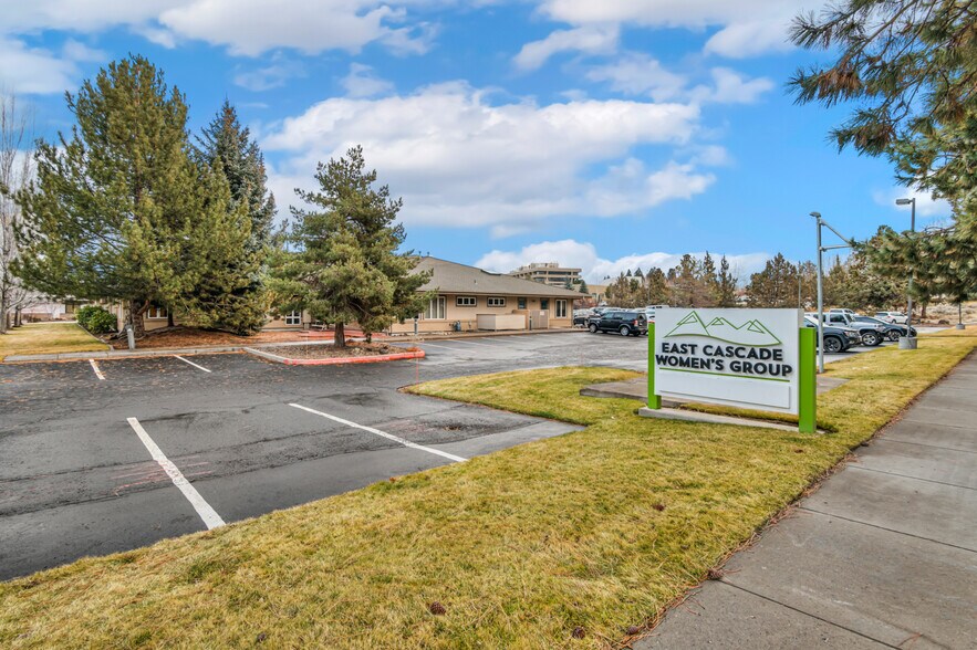 More Photos Of 2400 NE Neff Rd, Bend Medical For Lease