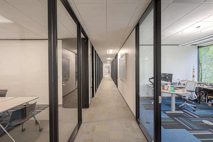 More Photos Of 6575 610 Loop S, Bellaire Office For Sale