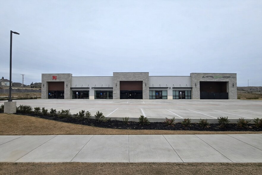 More Photos Of 7525 Summer Creek Dr, Fort Worth General Retail For Lease