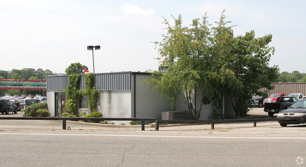 More Photos Of 549 Bessemer Super Hwy, Birmingham Warehouse For Lease