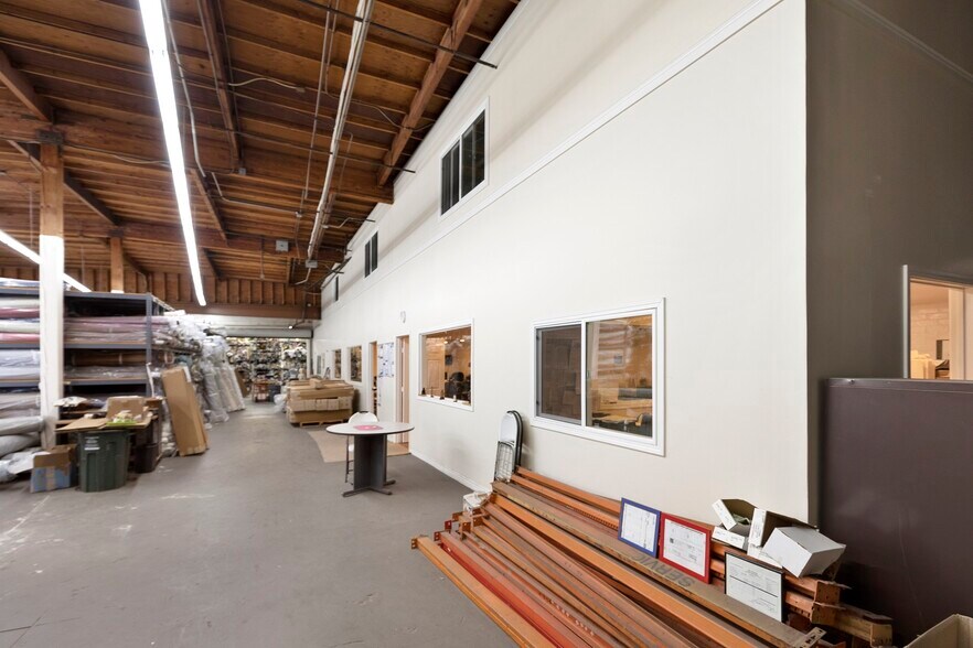 More Photos Of 1668 E 40th Pl, Los Angeles Manufacturing For Lease