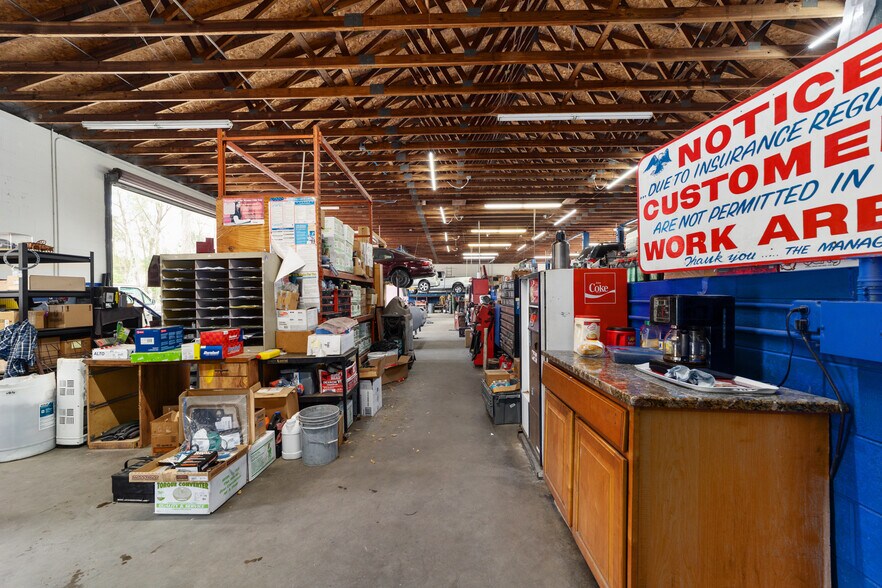 More Photos Of 3721 NE 44th St, Ocala Industrial For Sale