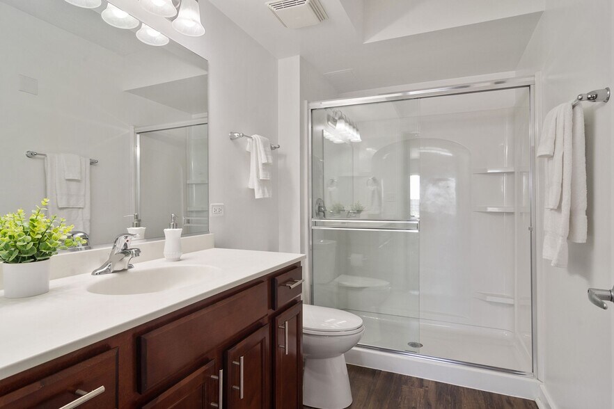 More Photos Of 1255 Town Center Rd, Vernon Hills Apartments For Lease