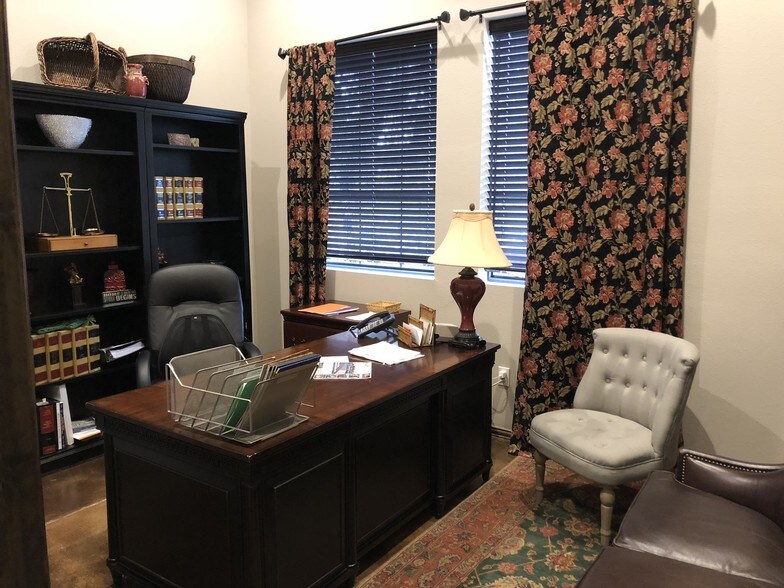 More Photos Of 201 Players Cir, Southlake Office For Sale