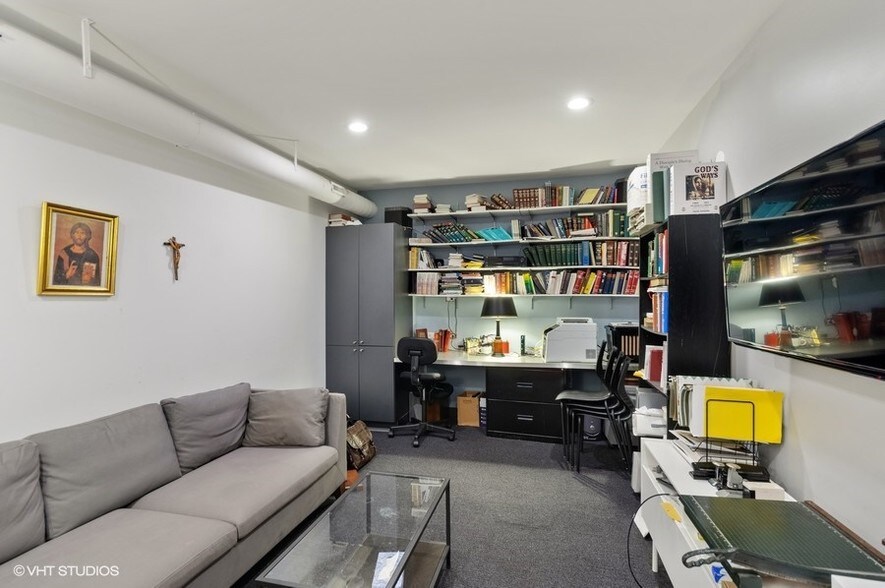 More Photos Of 1434 W Montrose Ave, Chicago Storefront For Lease